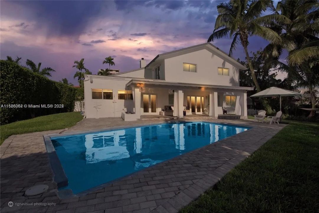For Sale: $3,950,000 (4 beds, 4 baths, 4058 Square Feet)