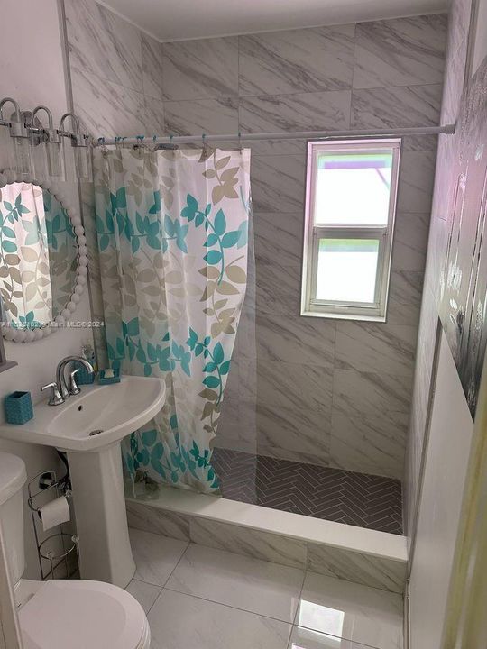 Recently Sold: $530,000 (4 beds, 2 baths, 1769 Square Feet)