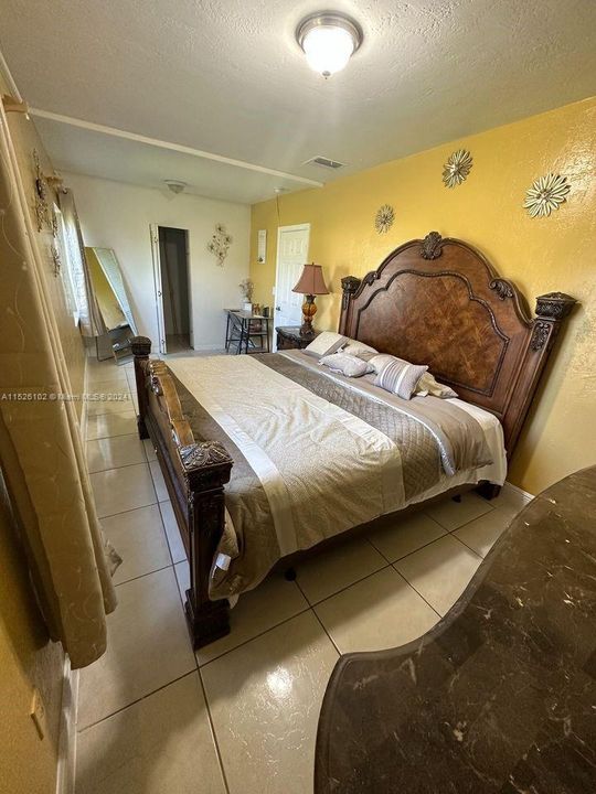 Recently Sold: $530,000 (4 beds, 2 baths, 1769 Square Feet)