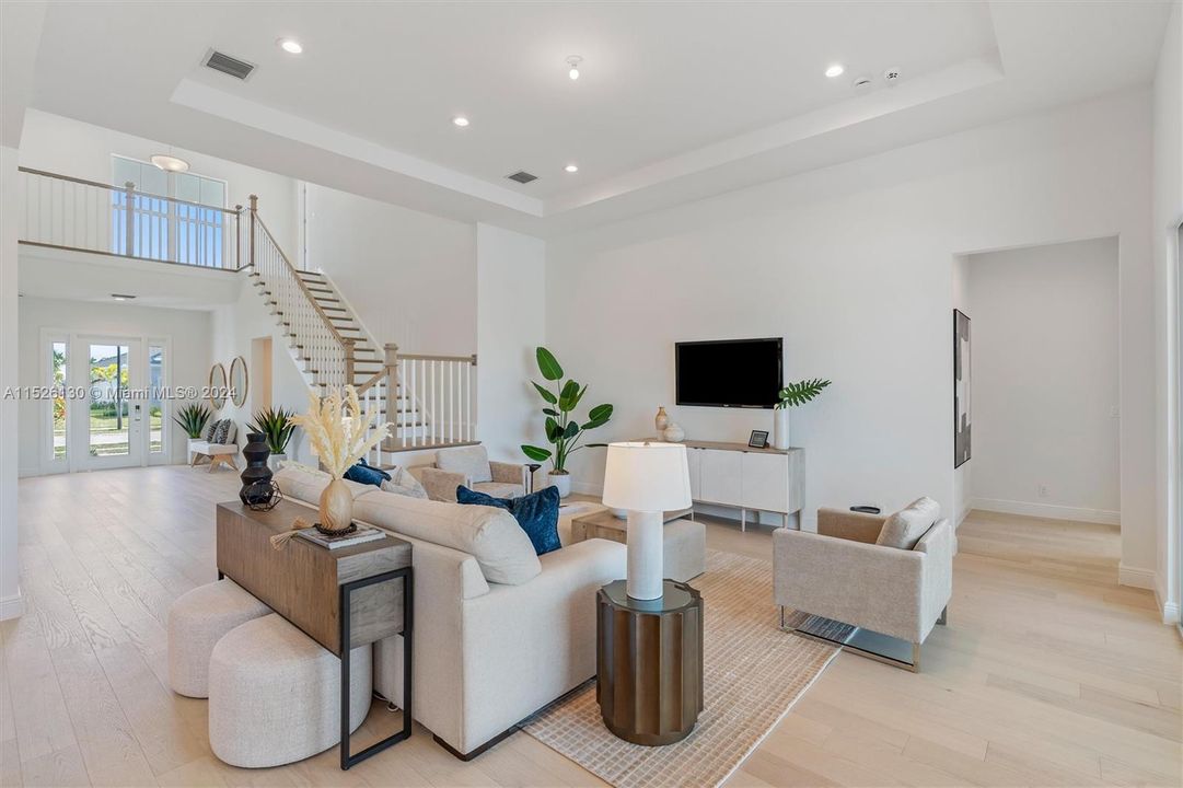 Recently Sold: $1,695,000 (5 beds, 3 baths, 3993 Square Feet)