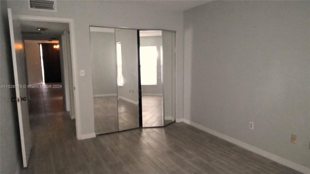 Active With Contract: $2,450 (2 beds, 2 baths, 1331 Square Feet)