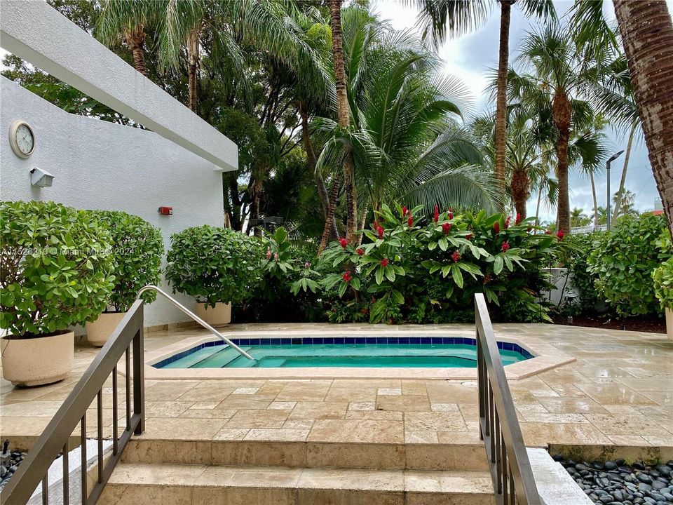 Recently Rented: $4,400 (2 beds, 2 baths, 1438 Square Feet)