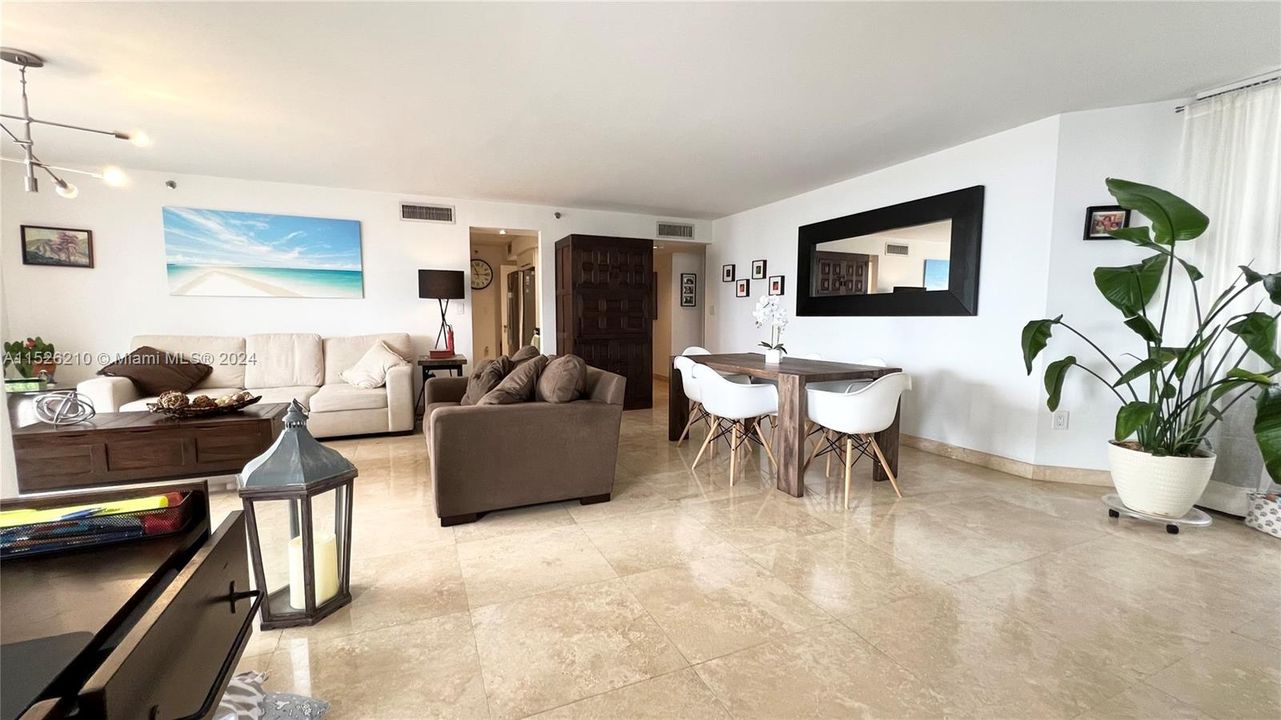 Recently Rented: $4,400 (2 beds, 2 baths, 1438 Square Feet)