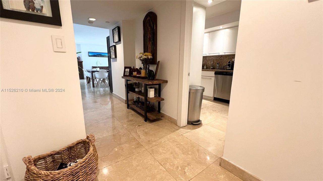 Recently Rented: $4,400 (2 beds, 2 baths, 1438 Square Feet)