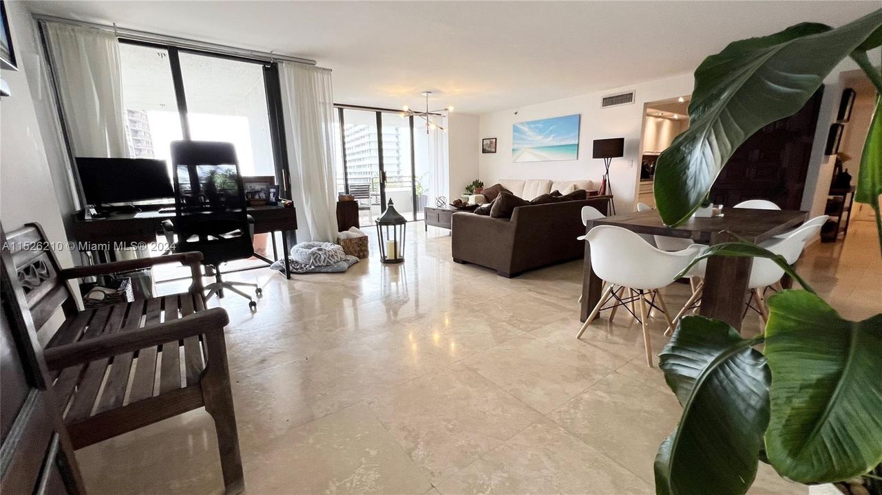 Recently Rented: $4,400 (2 beds, 2 baths, 1438 Square Feet)