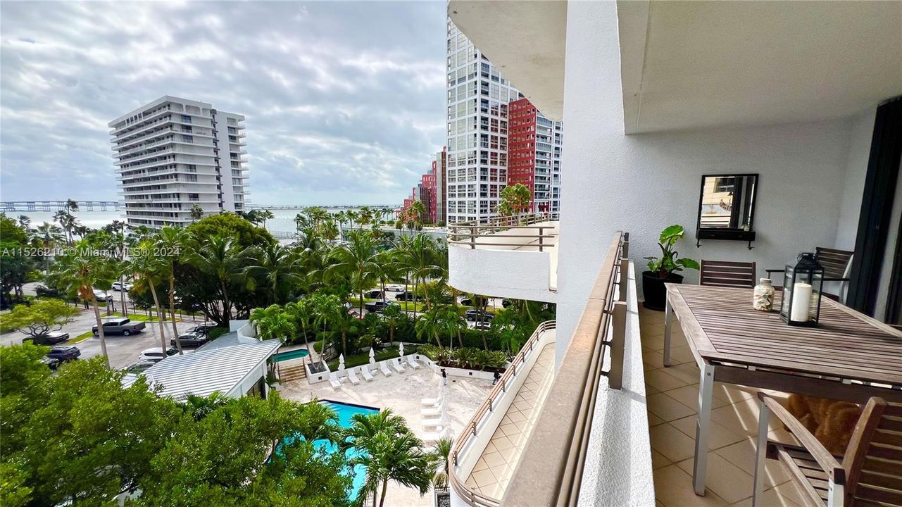 Recently Rented: $4,400 (2 beds, 2 baths, 1438 Square Feet)