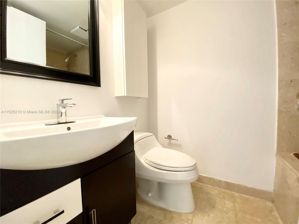 Recently Rented: $4,400 (2 beds, 2 baths, 1438 Square Feet)