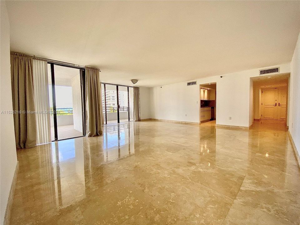 Recently Rented: $4,400 (2 beds, 2 baths, 1438 Square Feet)