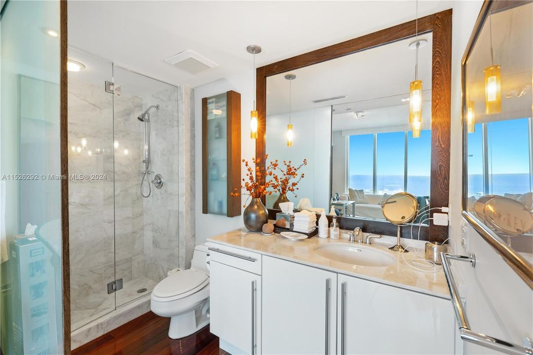 Active With Contract: $8,900,000 (3 beds, 3 baths, 3365 Square Feet)