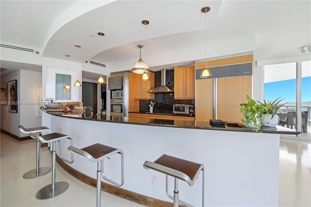 Active With Contract: $8,900,000 (3 beds, 3 baths, 3365 Square Feet)