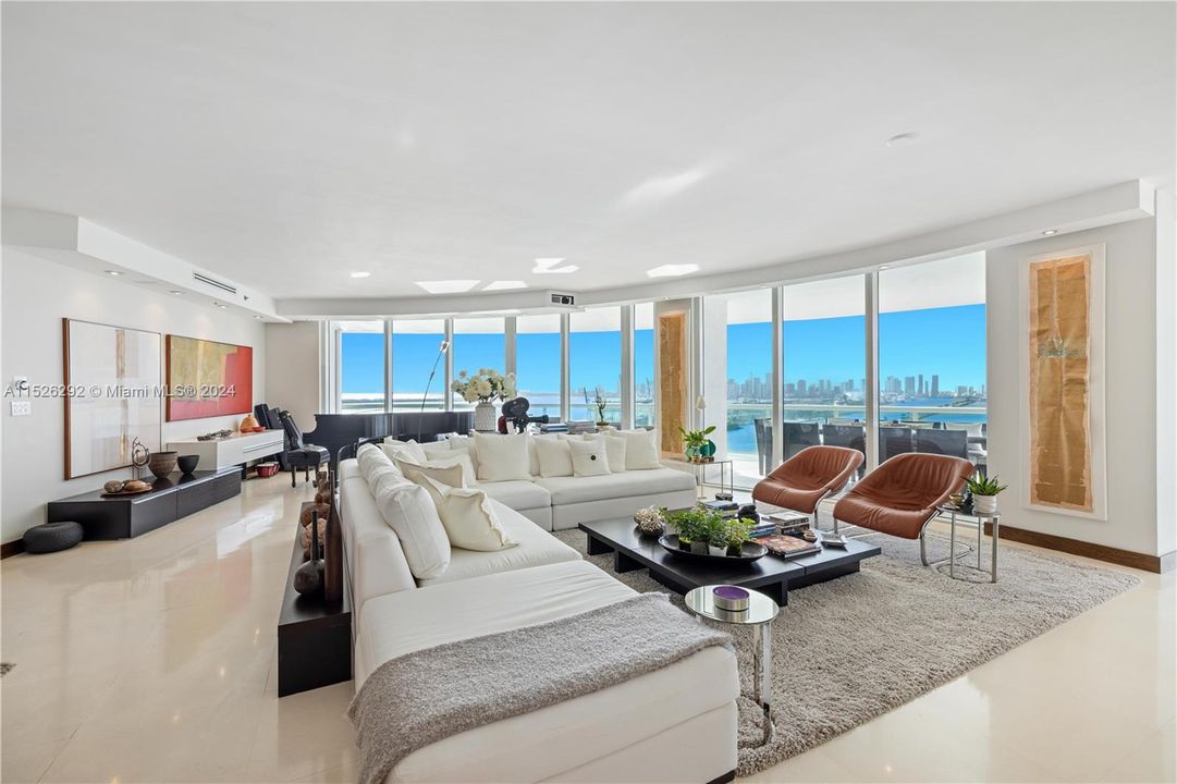 Active With Contract: $8,900,000 (3 beds, 3 baths, 3365 Square Feet)