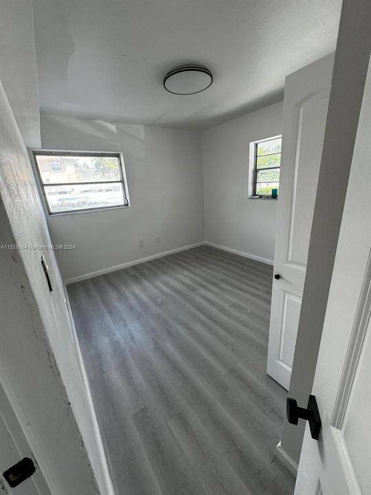 Recently Rented: $2,500 (2 beds, 1 baths, 990 Square Feet)