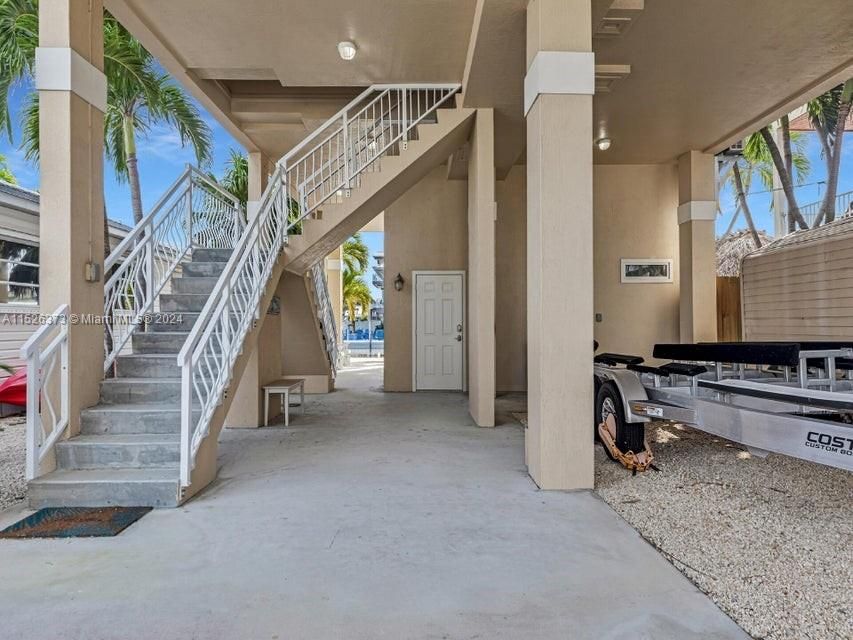 Recently Sold: $1,450,000 (3 beds, 2 baths, 1348 Square Feet)