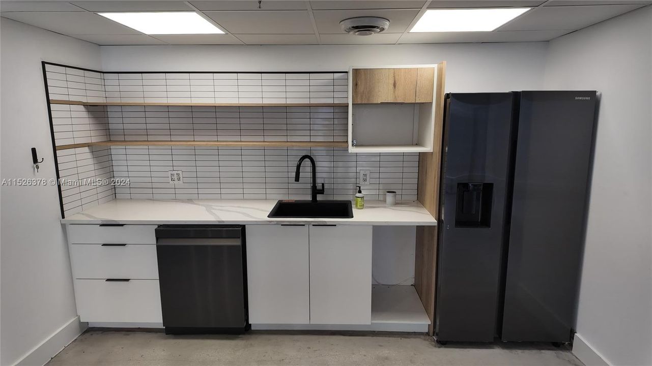 Shared Kitchenette- if combined with unit 220