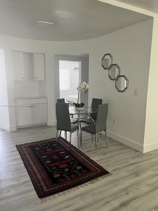 Recently Rented: $2,100 (1 beds, 1 baths, 700 Square Feet)