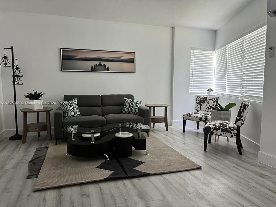 Recently Rented: $2,100 (1 beds, 1 baths, 700 Square Feet)