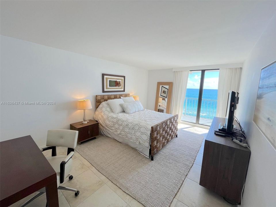Recently Sold: $799,000 (1 beds, 2 baths, 1075 Square Feet)