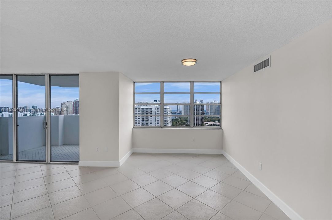 Active With Contract: $359,900 (2 beds, 2 baths, 1300 Square Feet)