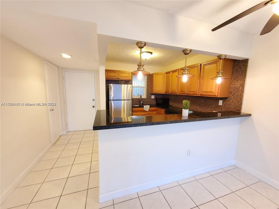 Recently Rented: $2,195 (1 beds, 1 baths, 728 Square Feet)