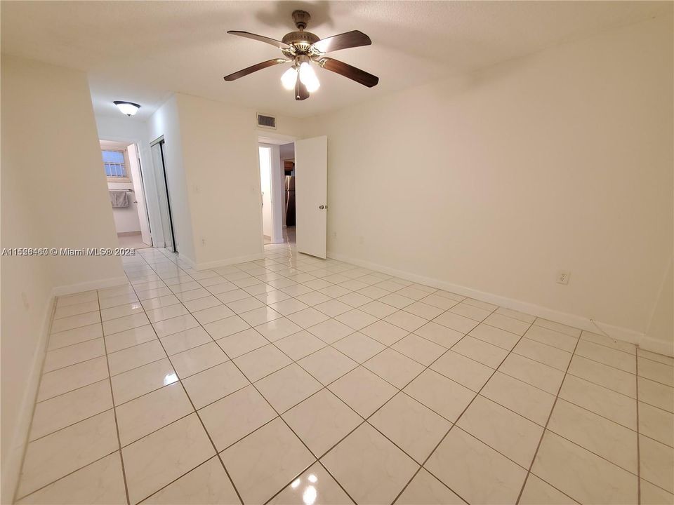 Recently Rented: $2,195 (1 beds, 1 baths, 728 Square Feet)