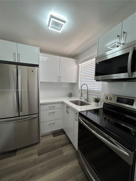 Active With Contract: $111,900 (1 beds, 1 baths, 600 Square Feet)
