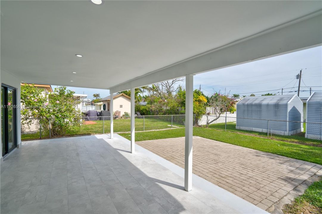 Recently Sold: $715,000 (3 beds, 2 baths, 1548 Square Feet)