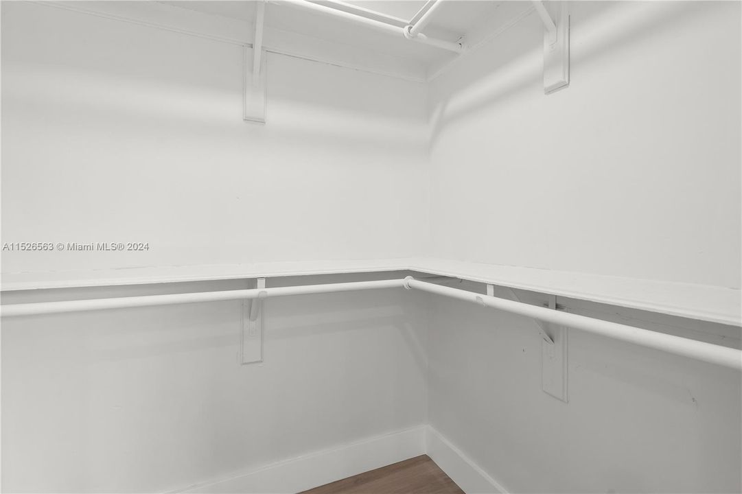 Recently Sold: $715,000 (3 beds, 2 baths, 1548 Square Feet)