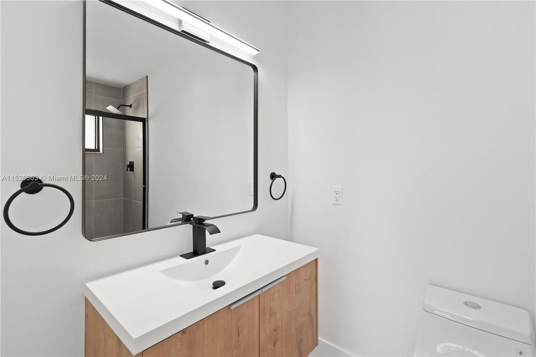 Recently Sold: $715,000 (3 beds, 2 baths, 1548 Square Feet)