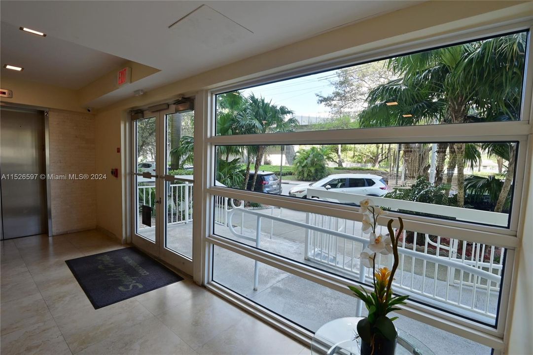 Active With Contract: $244,900 (1 beds, 1 baths, 580 Square Feet)