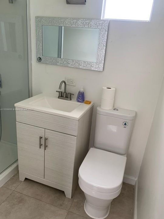 Active With Contract: $1,400 (1 beds, 1 baths, 968 Square Feet)