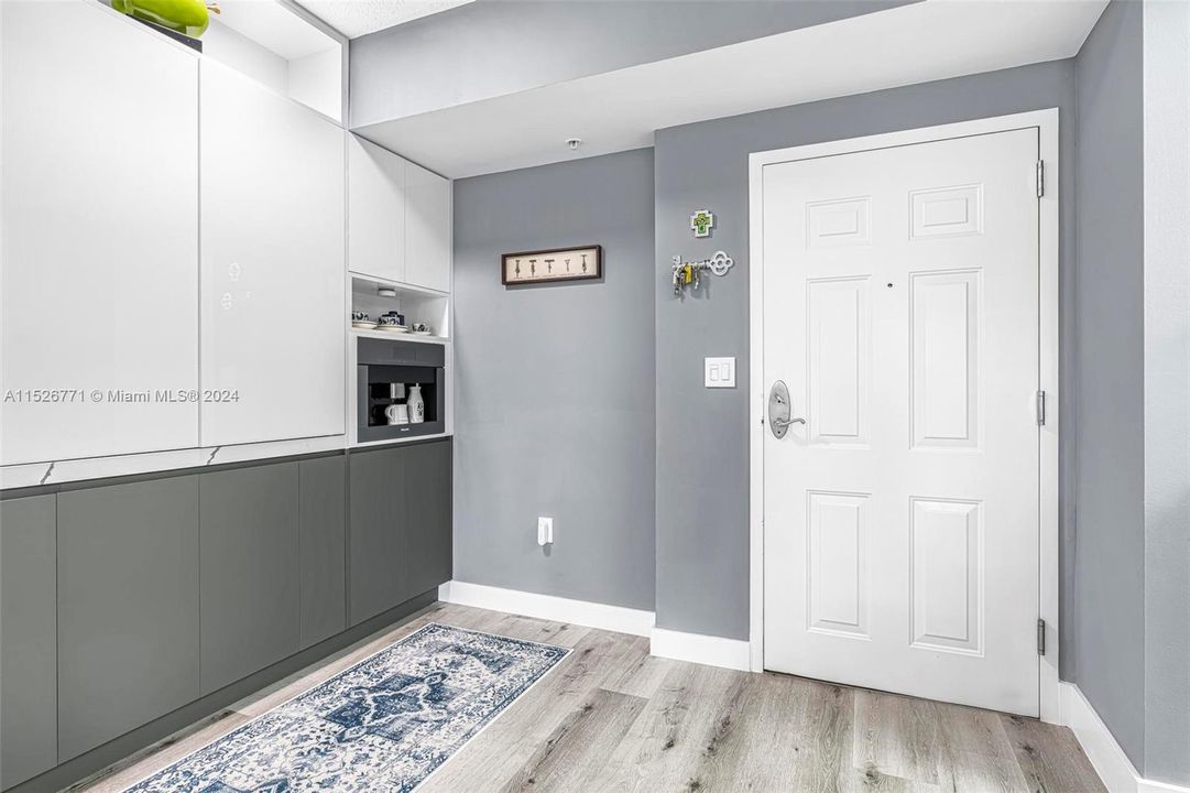 Recently Rented: $3,900 (2 beds, 2 baths, 1104 Square Feet)