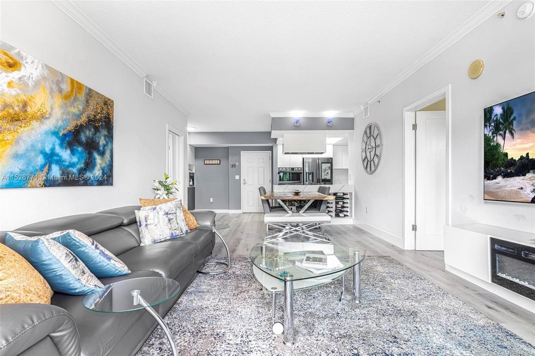 Recently Rented: $3,900 (2 beds, 2 baths, 1104 Square Feet)