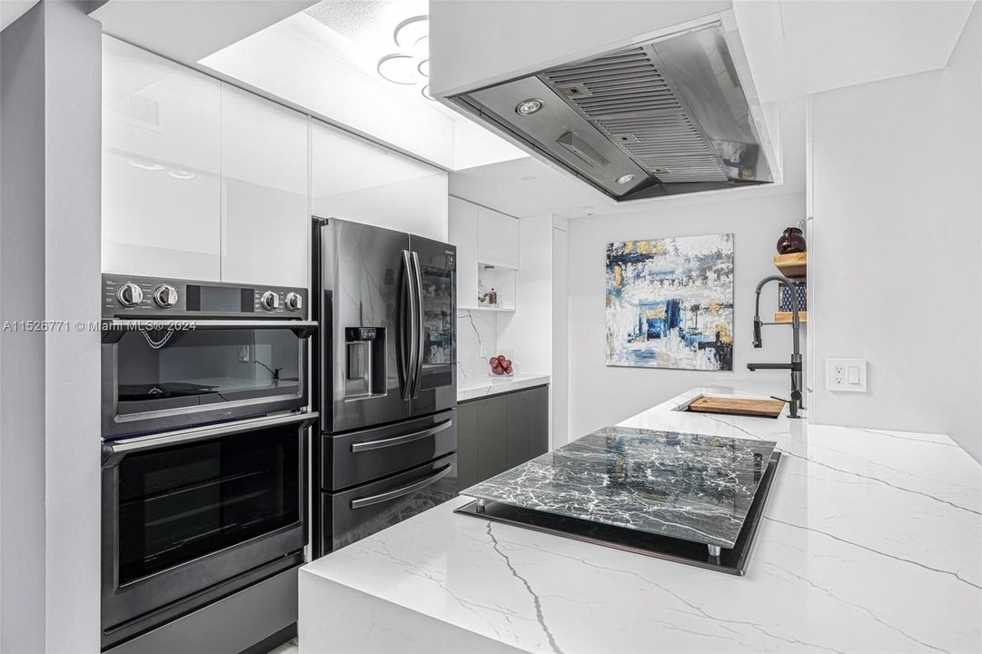 Recently Rented: $3,900 (2 beds, 2 baths, 1104 Square Feet)