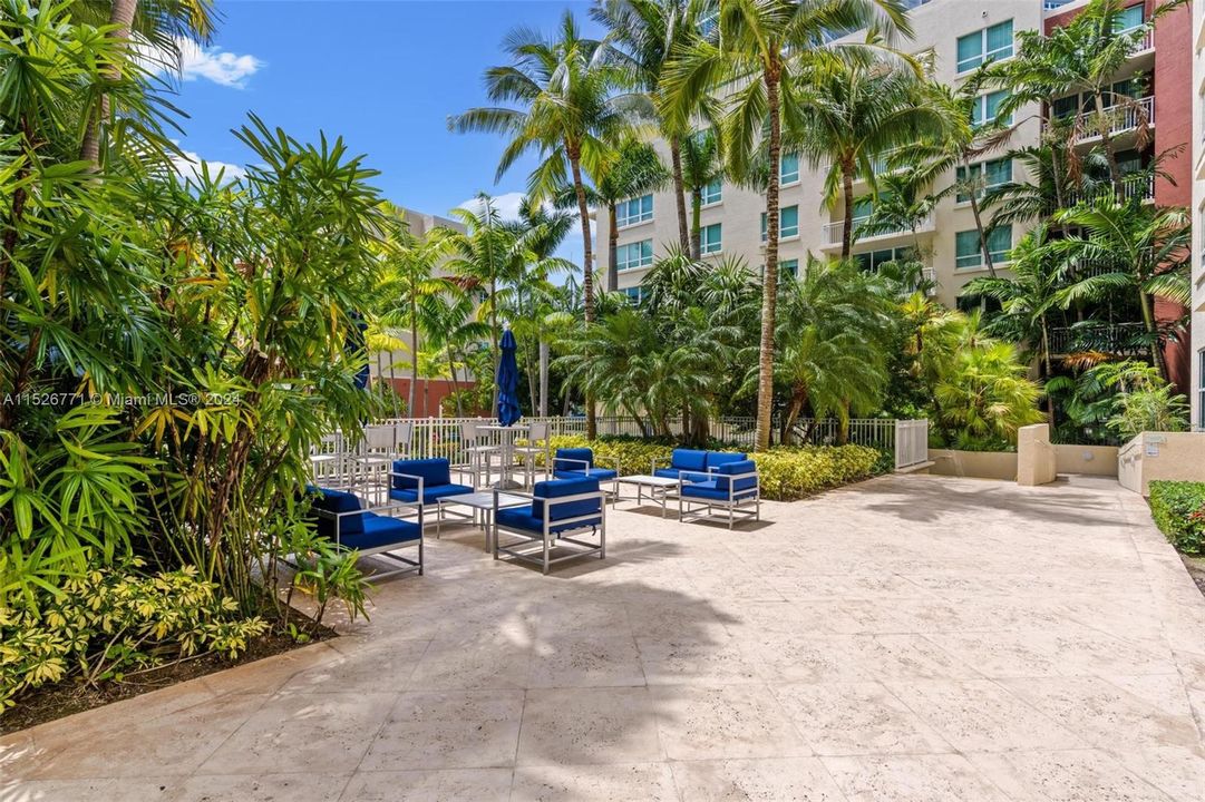 Recently Rented: $3,900 (2 beds, 2 baths, 1104 Square Feet)