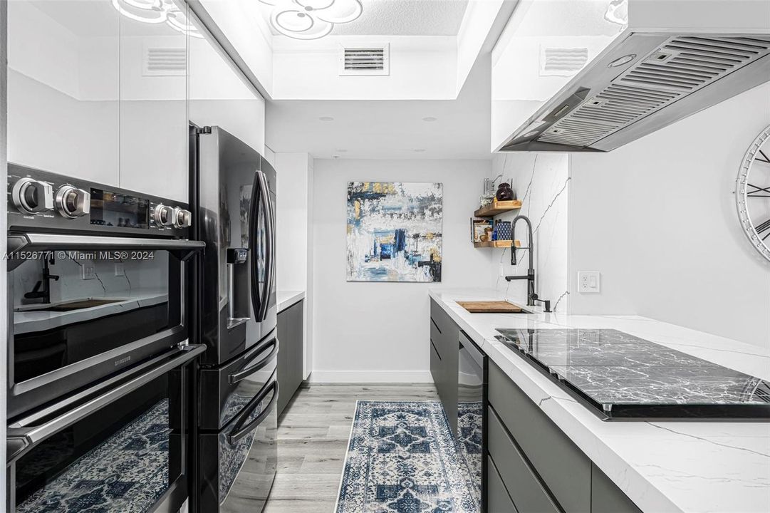 Recently Rented: $3,900 (2 beds, 2 baths, 1104 Square Feet)