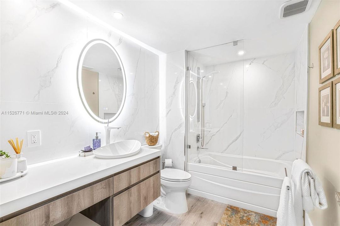 Recently Rented: $3,900 (2 beds, 2 baths, 1104 Square Feet)