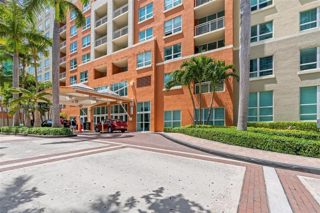 Recently Rented: $3,900 (2 beds, 2 baths, 1104 Square Feet)