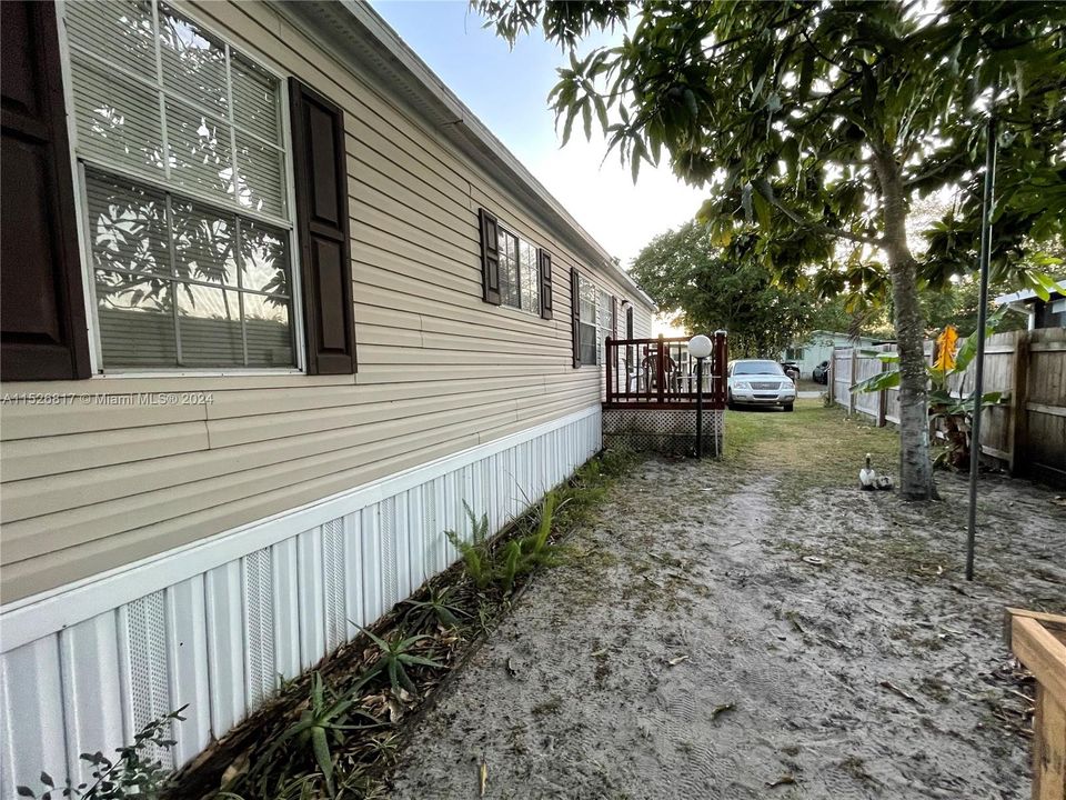 Vendido Recientemente: $270,000 (3 camas, 2 baños, 1248 Pies cuadrados)