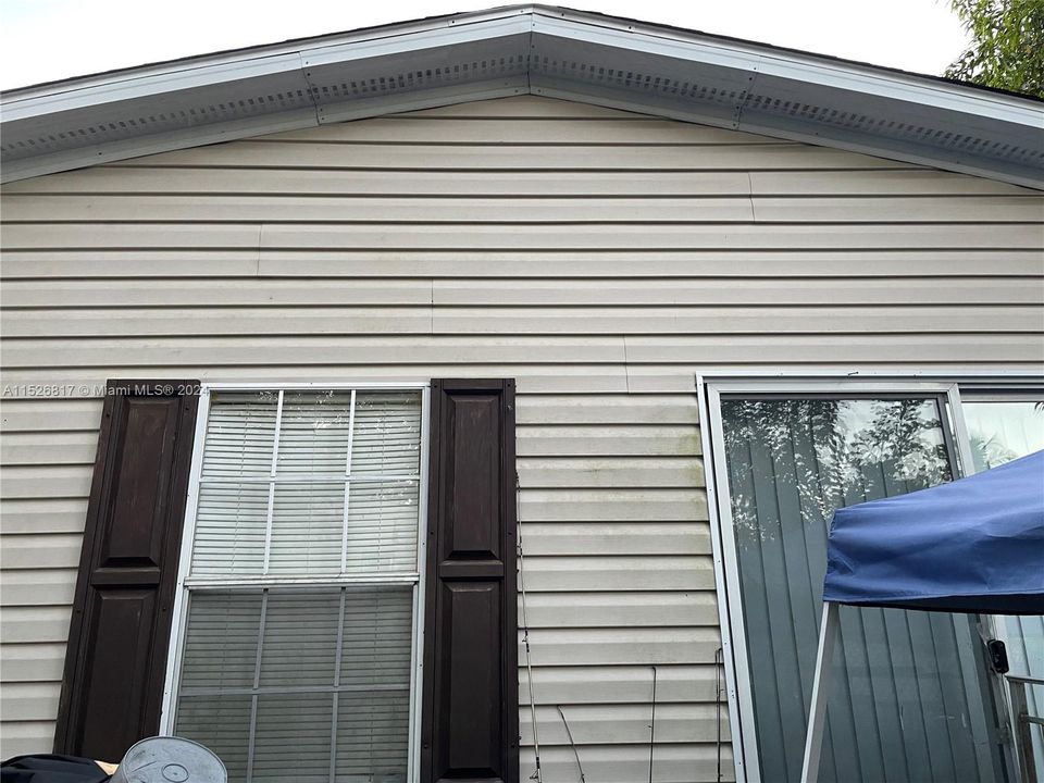 Vendido Recientemente: $270,000 (3 camas, 2 baños, 1248 Pies cuadrados)