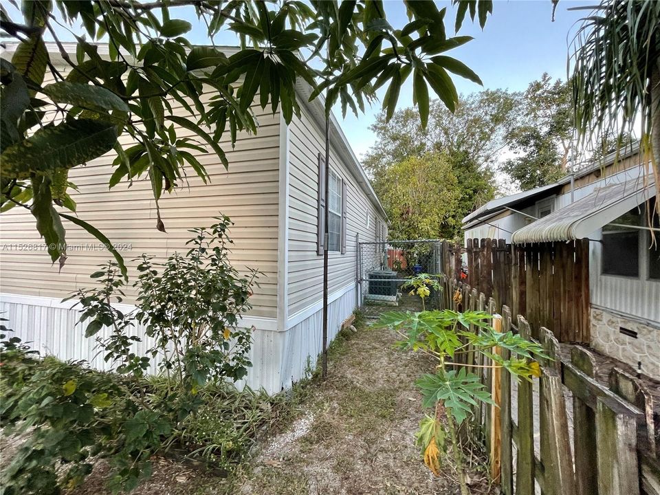 Vendido Recientemente: $270,000 (3 camas, 2 baños, 1248 Pies cuadrados)