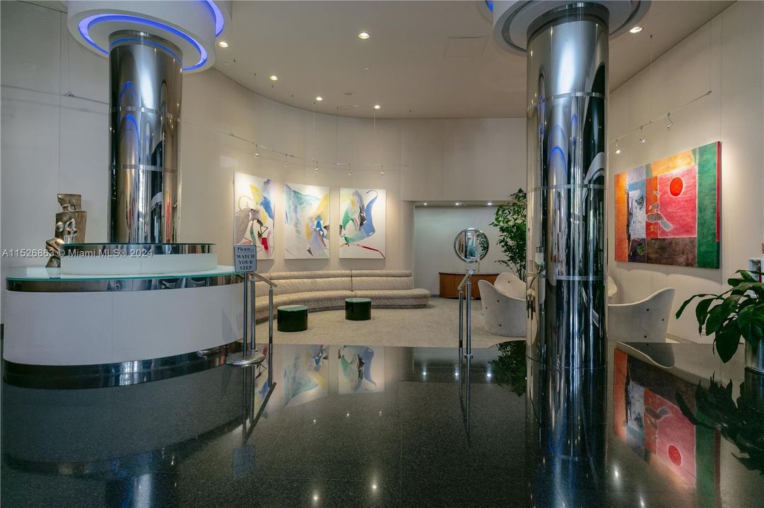 Recently Sold: $765,000 (2 beds, 2 baths, 1936 Square Feet)