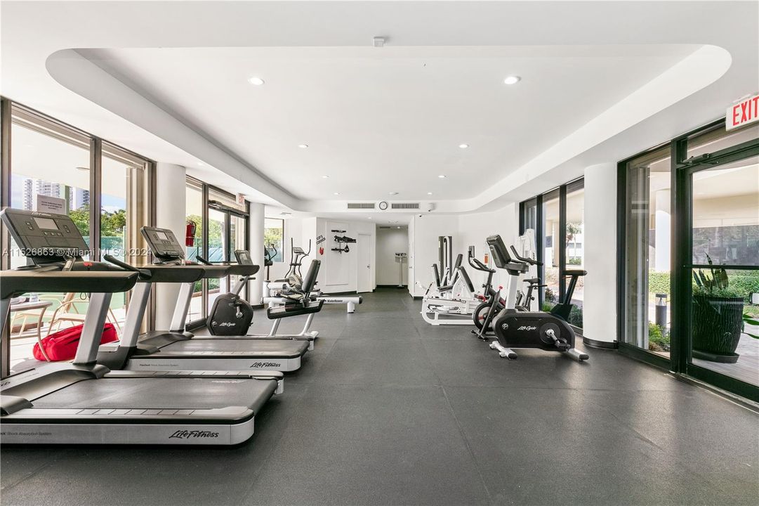 Recently Sold: $765,000 (2 beds, 2 baths, 1936 Square Feet)