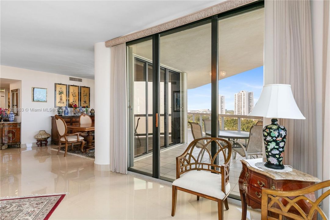 Recently Sold: $765,000 (2 beds, 2 baths, 1936 Square Feet)