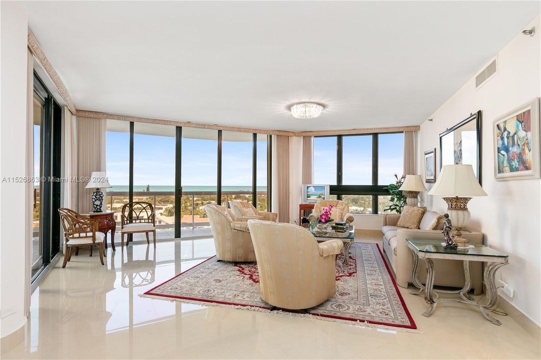 Recently Sold: $765,000 (2 beds, 2 baths, 1936 Square Feet)