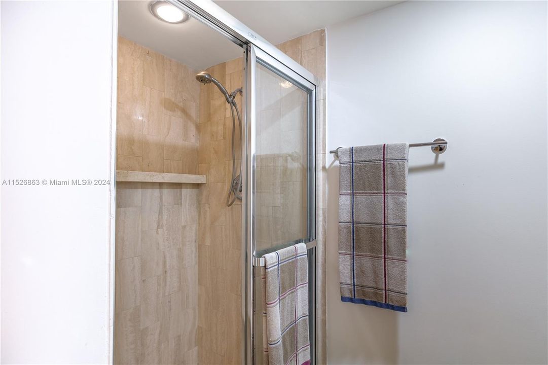 Recently Sold: $765,000 (2 beds, 2 baths, 1936 Square Feet)