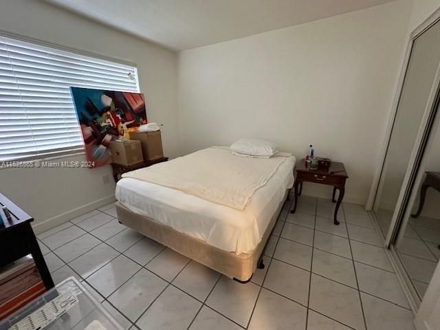 For Sale: $250,000 (2 beds, 1 baths, 552 Square Feet)