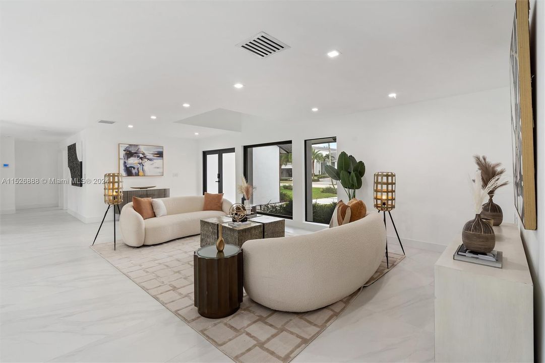 Recently Sold: $2,090,000 (4 beds, 4 baths, 3073 Square Feet)