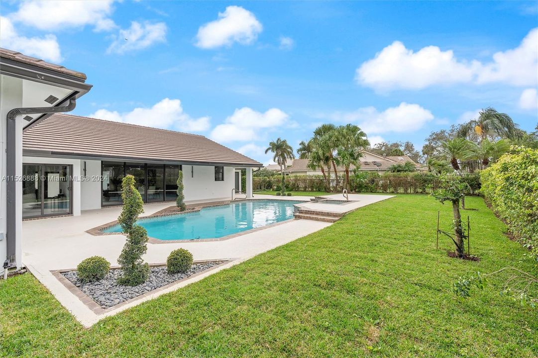 Recently Sold: $2,090,000 (4 beds, 4 baths, 3073 Square Feet)