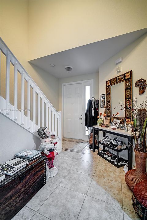 Recently Rented: $3,200 (3 beds, 2 baths, 1779 Square Feet)