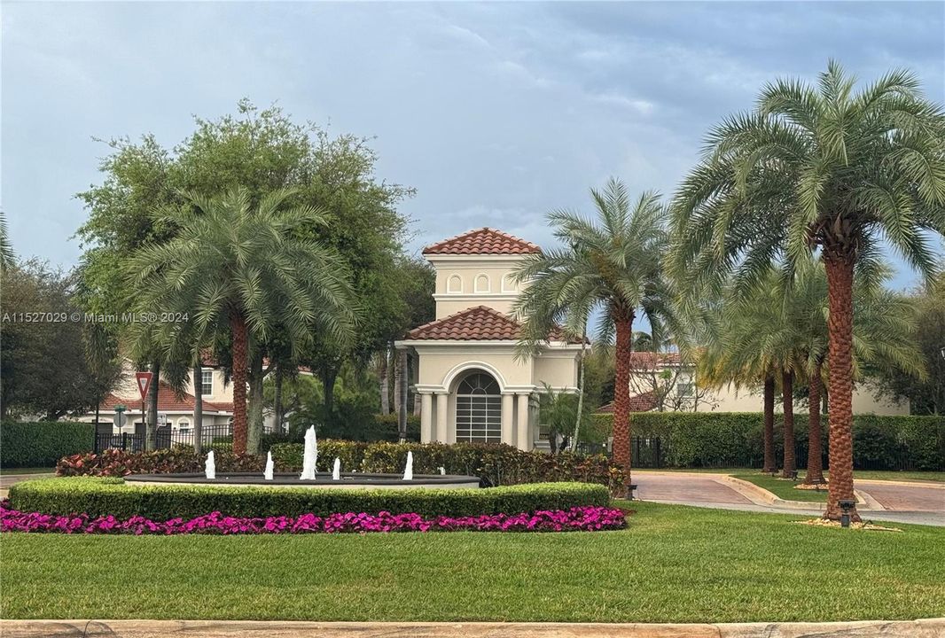 Recently Rented: $3,200 (3 beds, 2 baths, 1779 Square Feet)